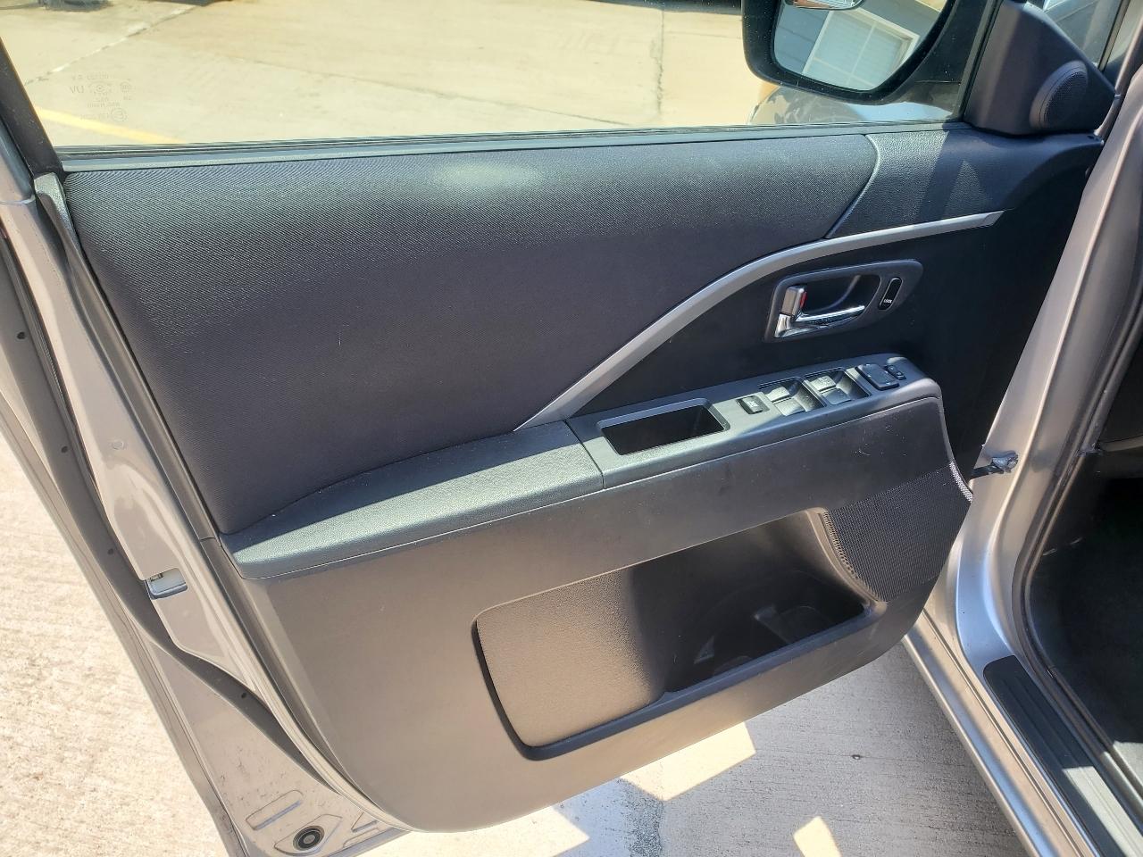 Mazda MAZDA5 Sport 2014