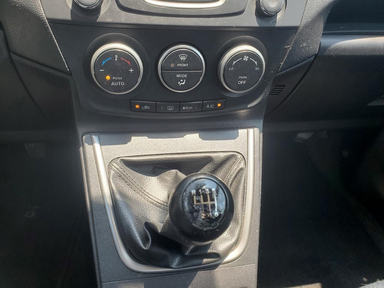 Mazda MAZDA5 Sport 2014