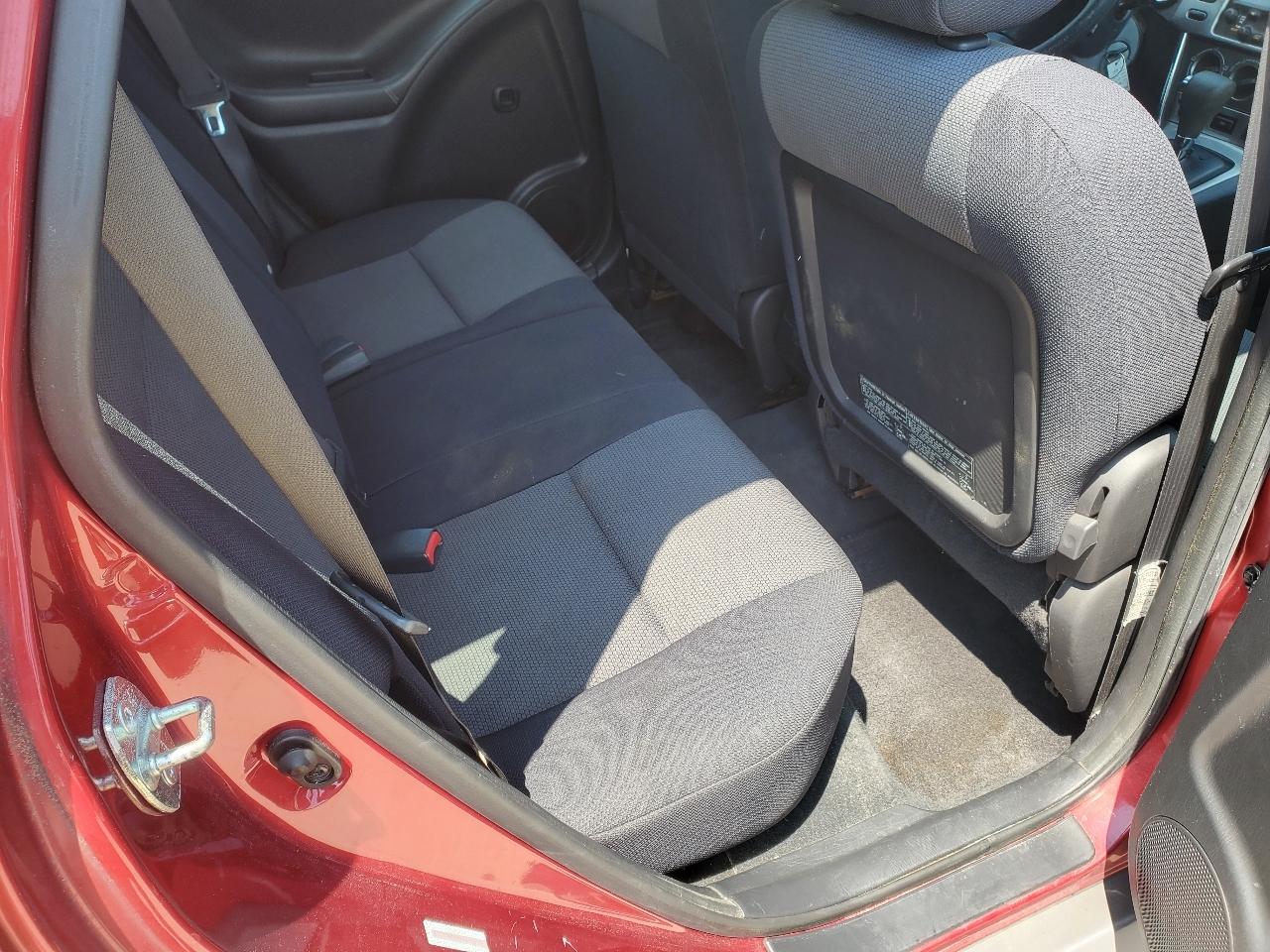 Pontiac Vibe 4dr HB FWD 2008