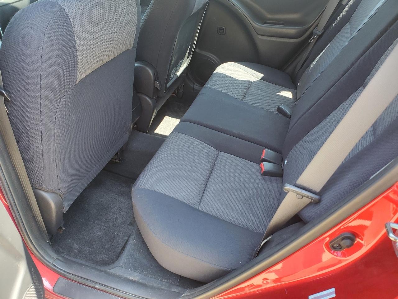 Pontiac Vibe 4dr HB FWD 2008