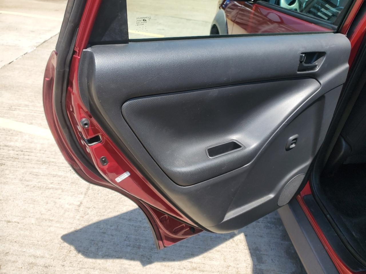 Pontiac Vibe 4dr HB FWD 2008