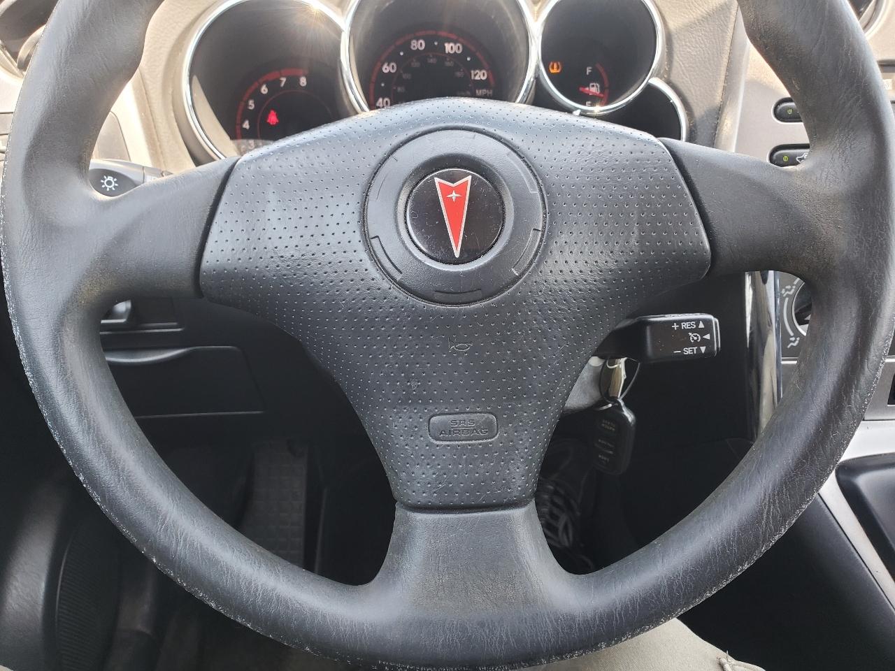 Pontiac Vibe 4dr HB FWD 2008