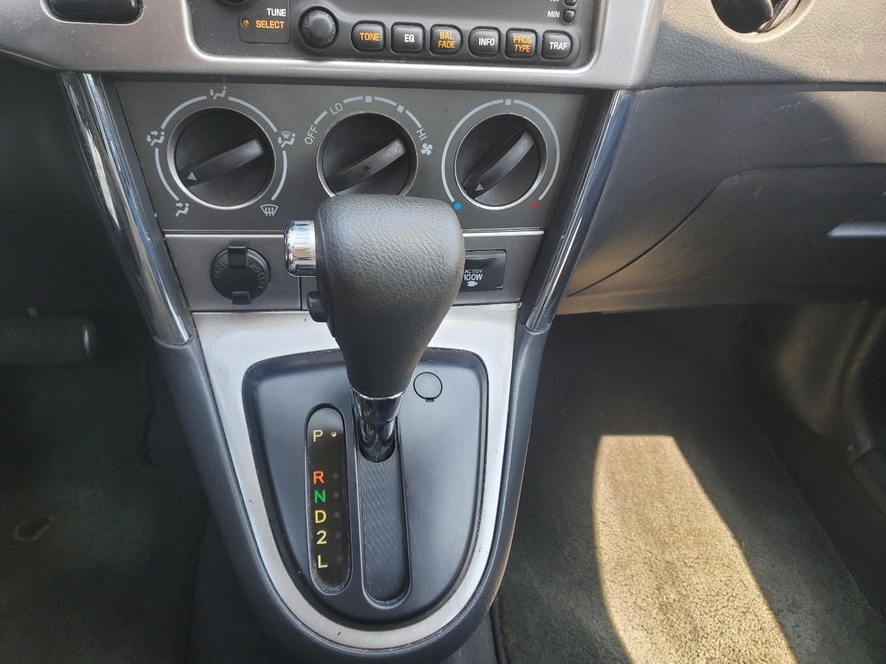 Pontiac Vibe 4dr HB FWD 2008