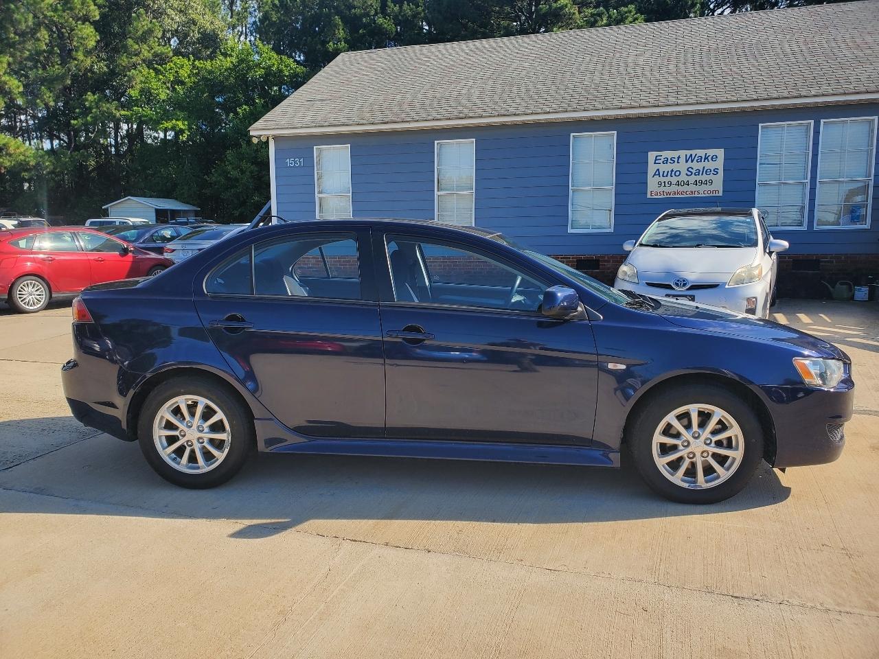 Mitsubishi Lancer ES 2014