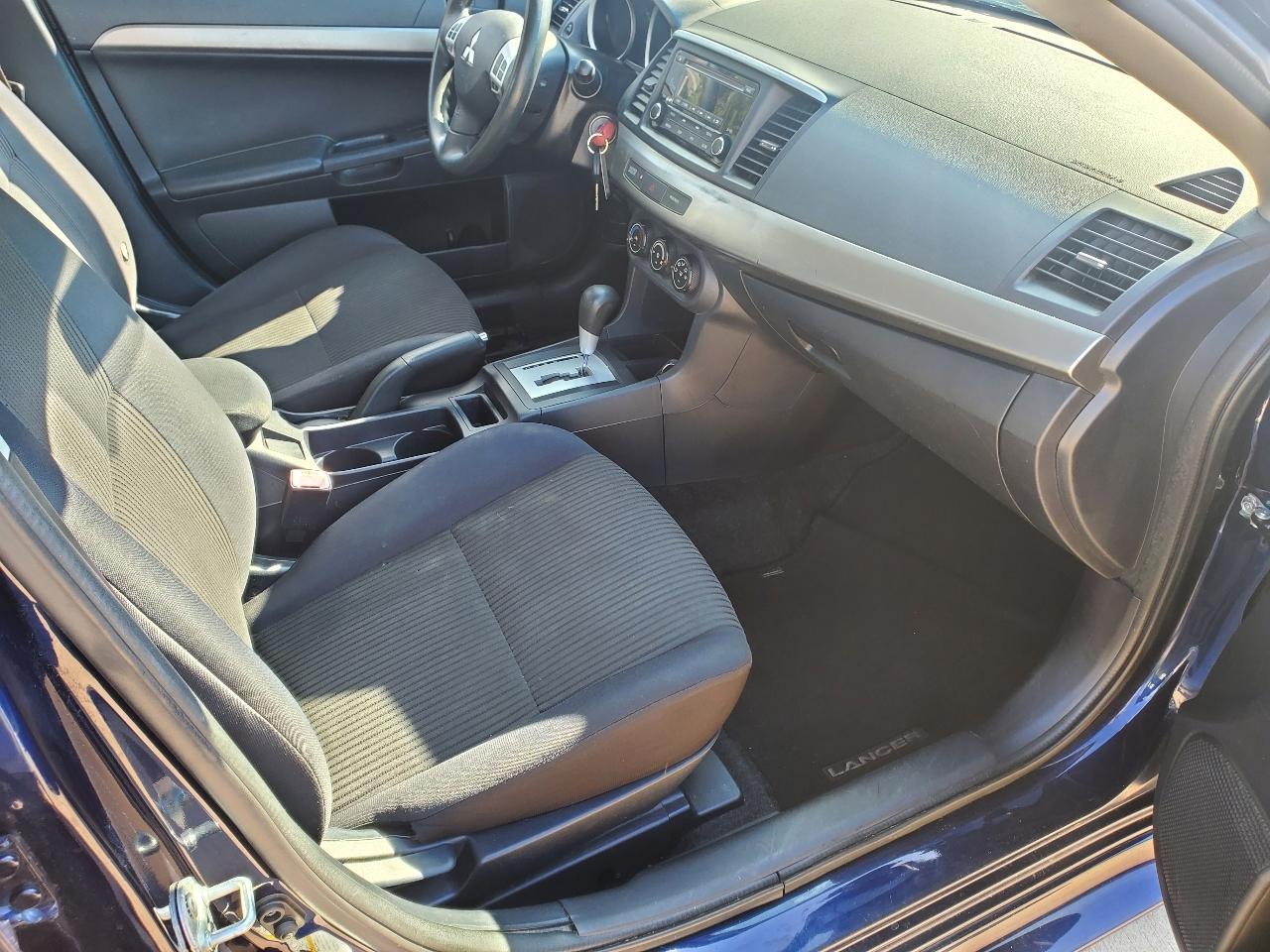 Mitsubishi Lancer ES 2014
