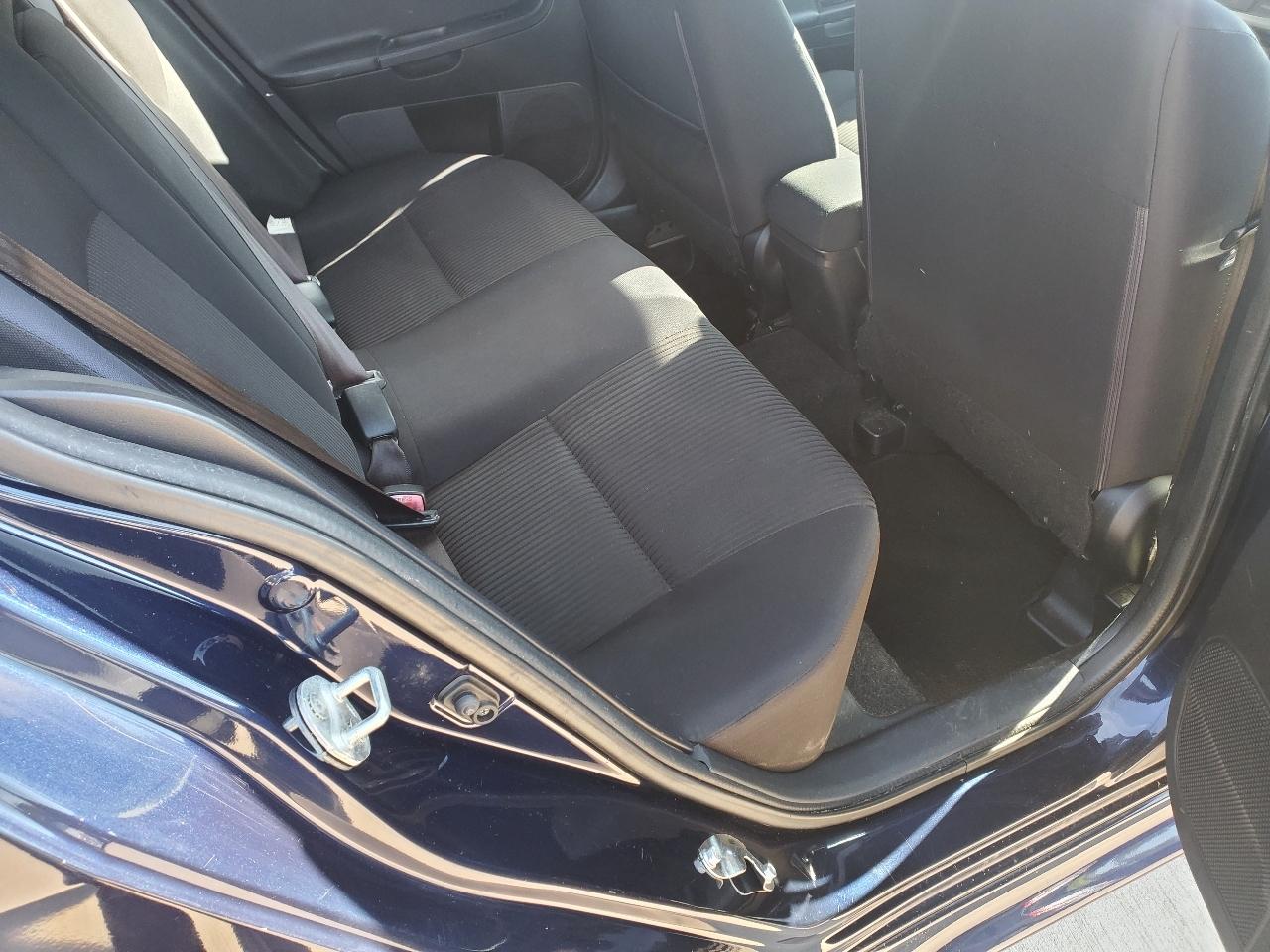 Mitsubishi Lancer ES 2014