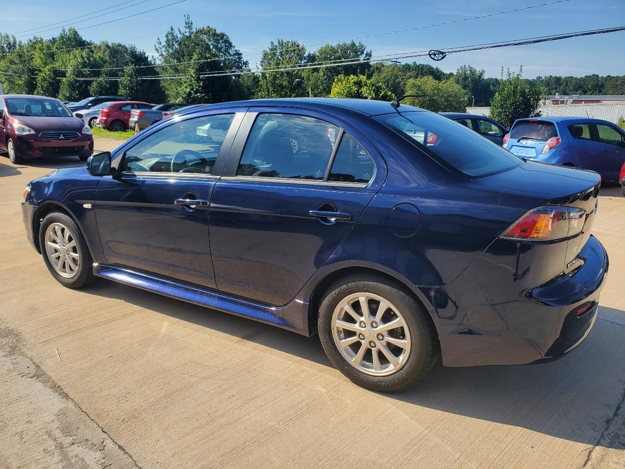 Mitsubishi Lancer ES 2014