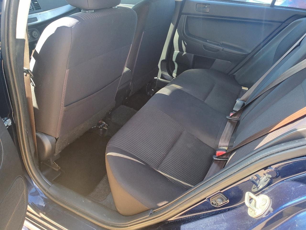 Mitsubishi Lancer ES 2014