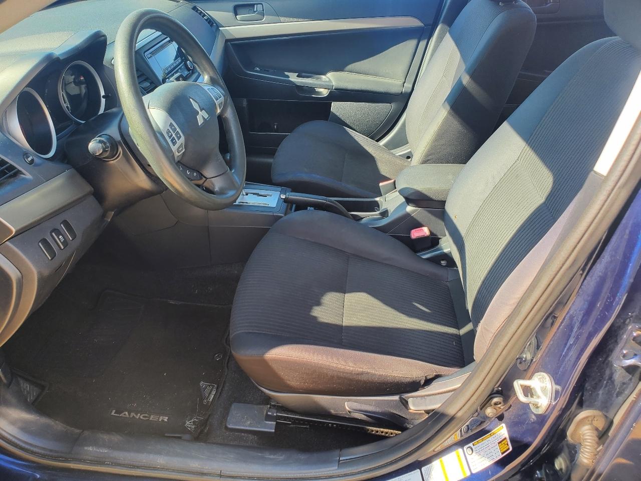 Mitsubishi Lancer ES 2014