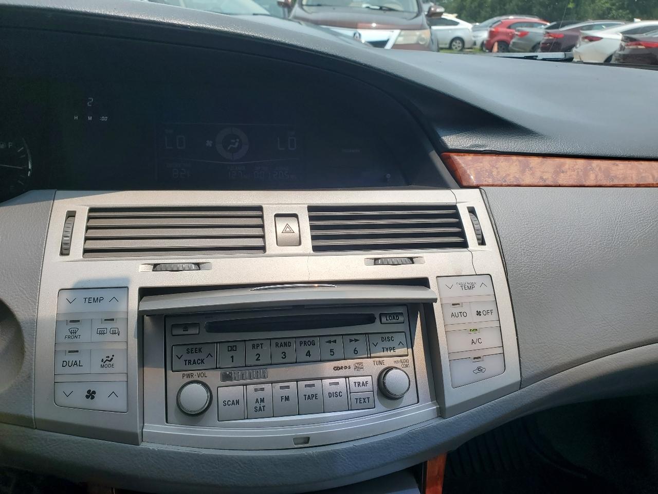 Toyota Avalon XLS 4D Sedan 2005