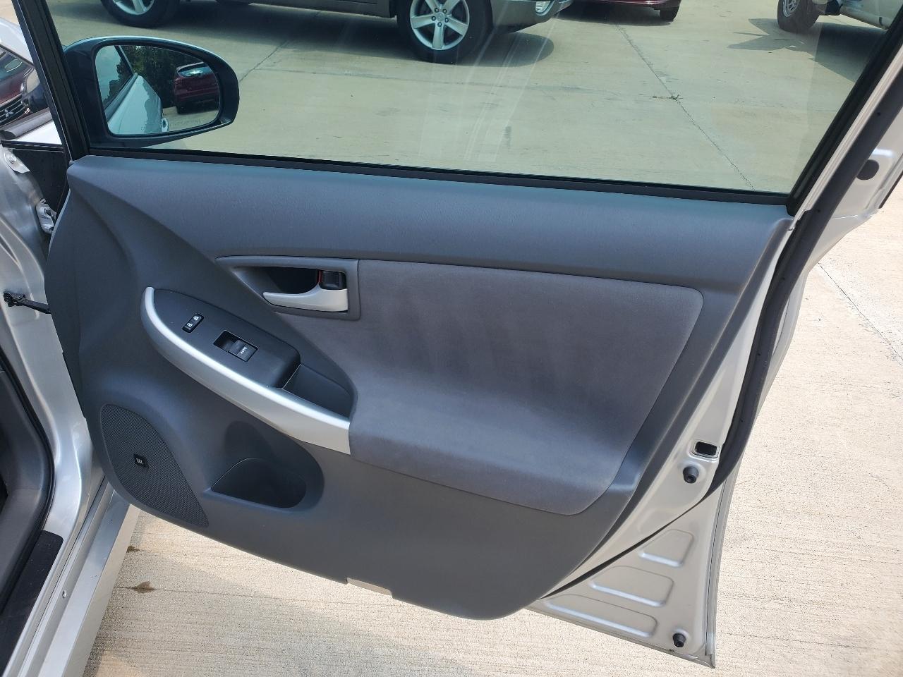 Toyota Prius Prius V 2010