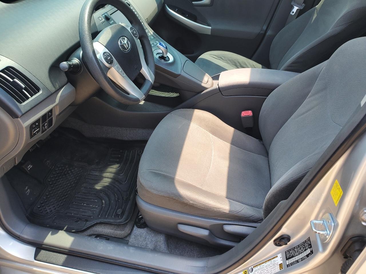 Toyota Prius Prius V 2010