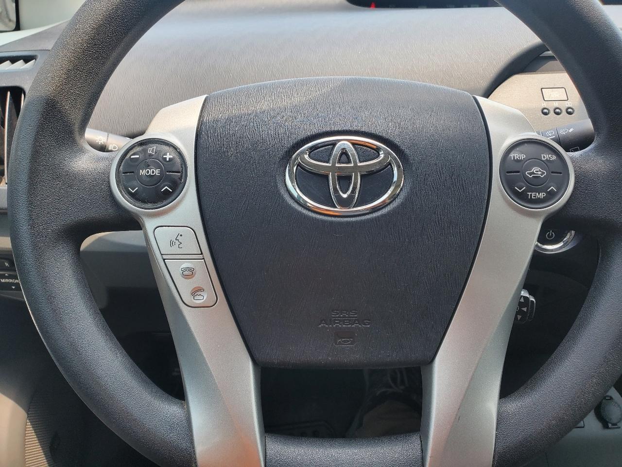 Toyota Prius Prius V 2010