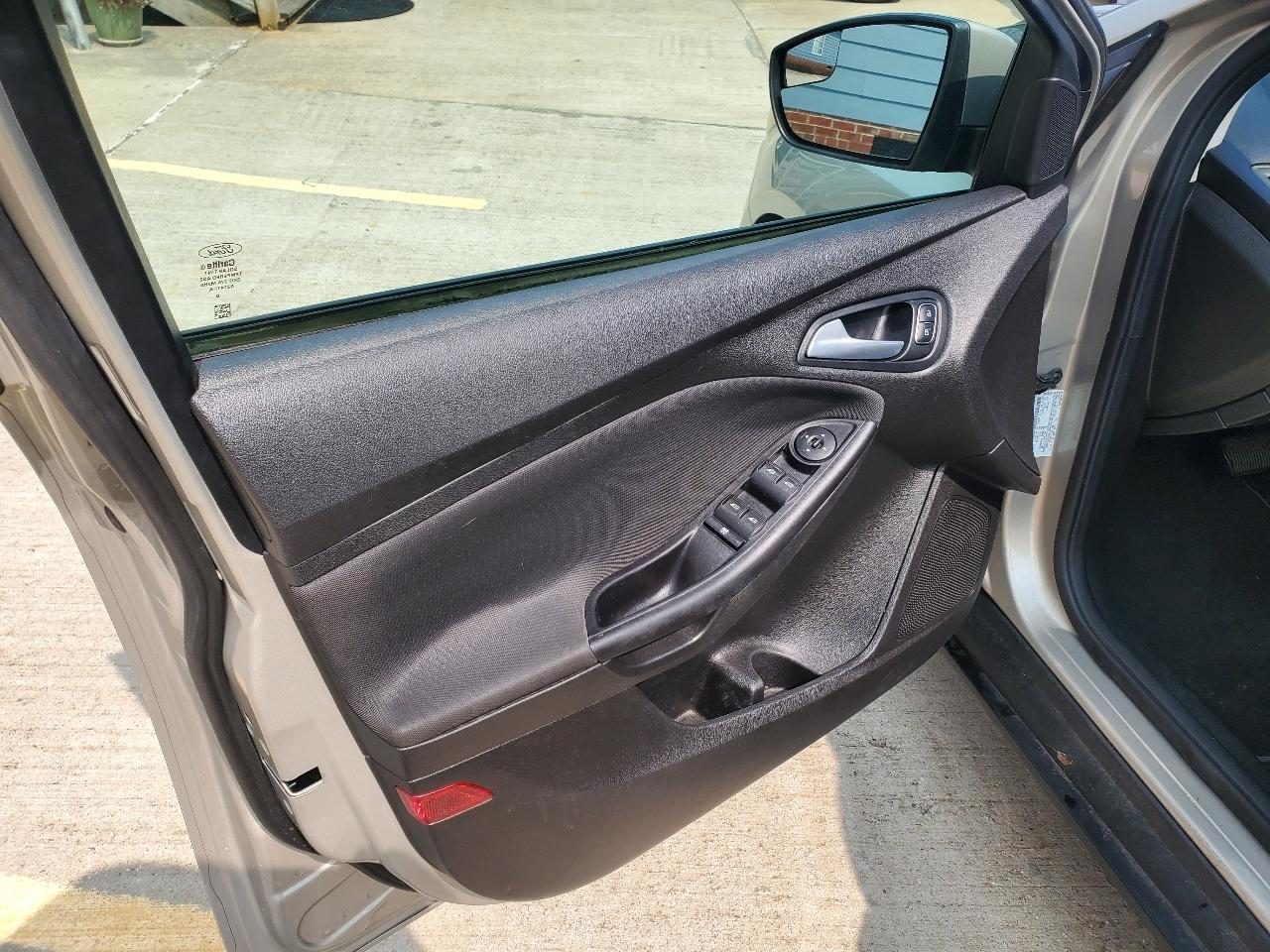 Ford Focus SE 2015