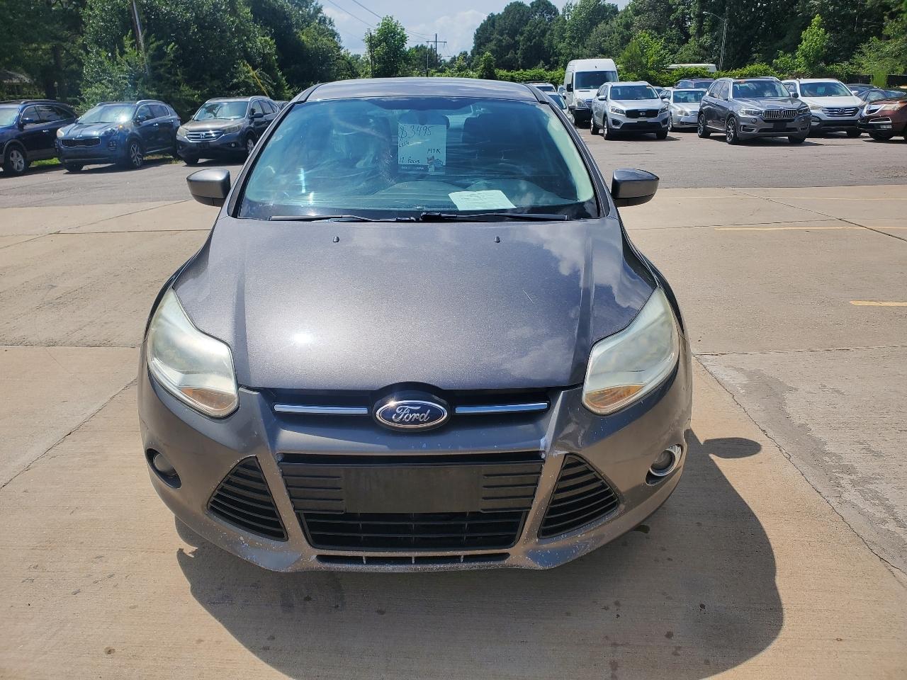 Ford Focus SE 2012