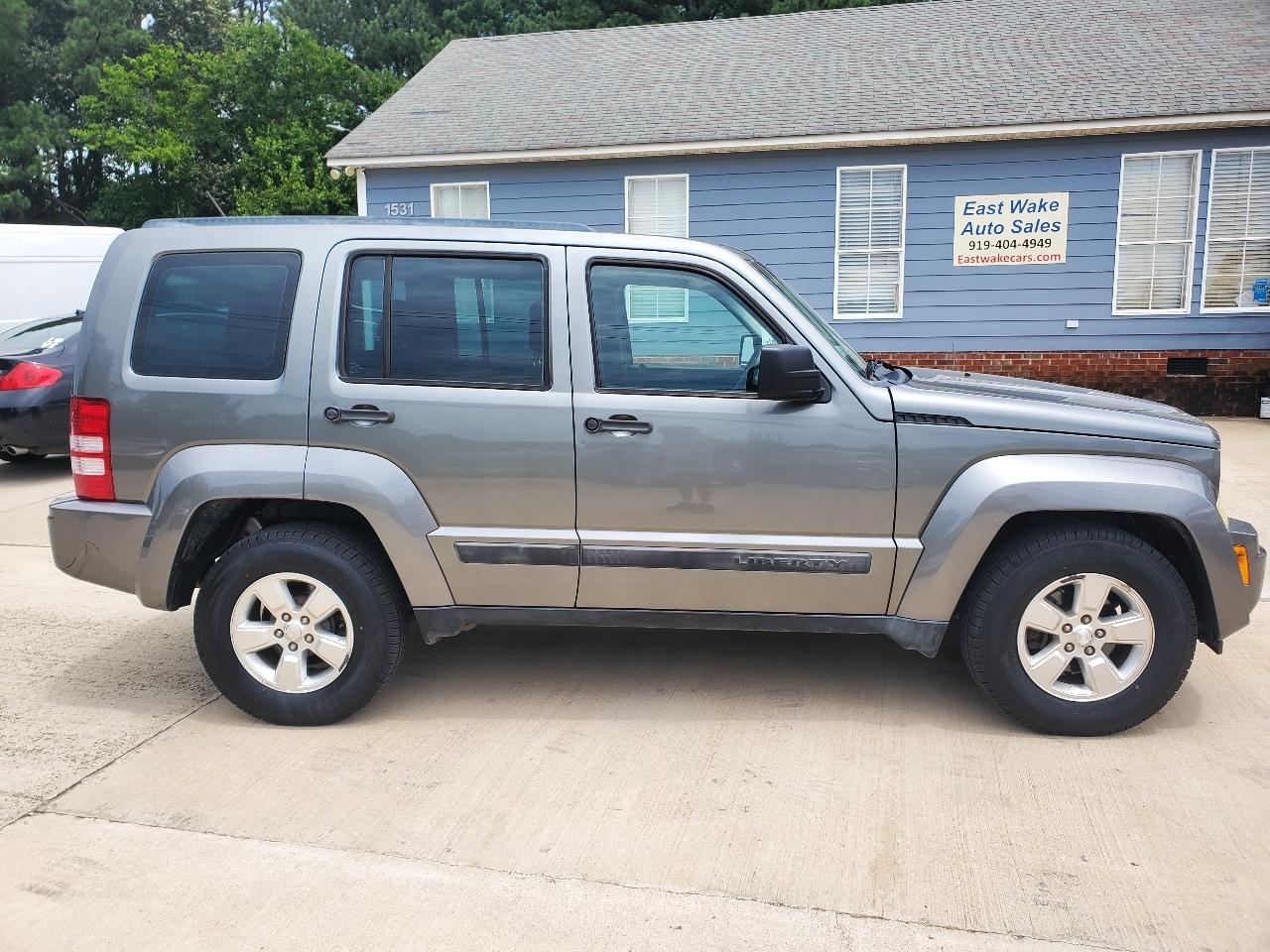 Jeep Liberty Sport 2WD 2012