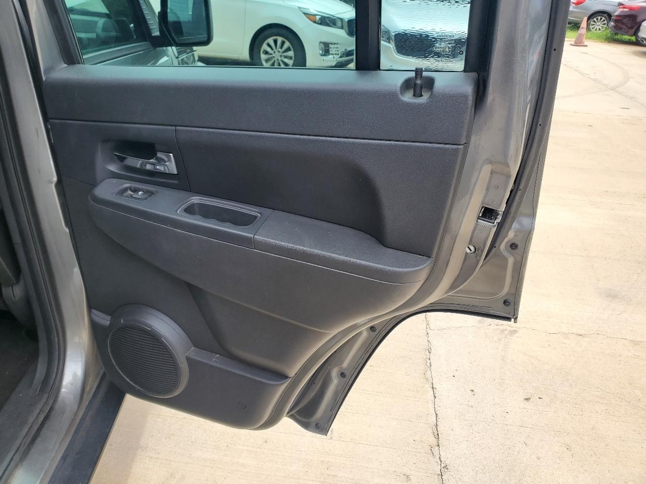 Jeep Liberty Sport 2WD 2012