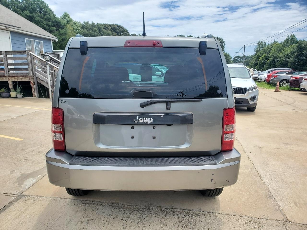 Jeep Liberty Sport 2WD 2012