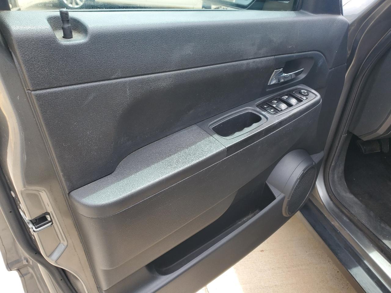 Jeep Liberty Sport 2WD 2012
