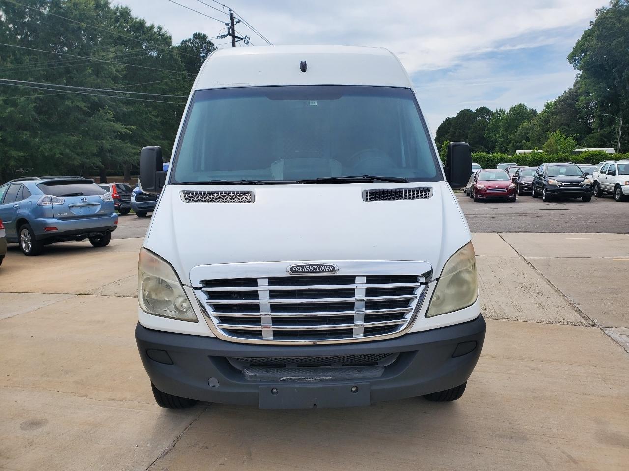 Freightliner Sprinter 2500 144-in. WB 2012