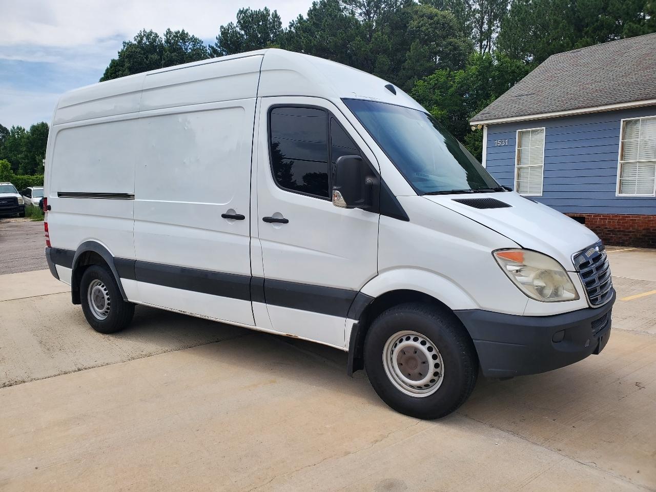Freightliner Sprinter 2500 144-in. WB 2012