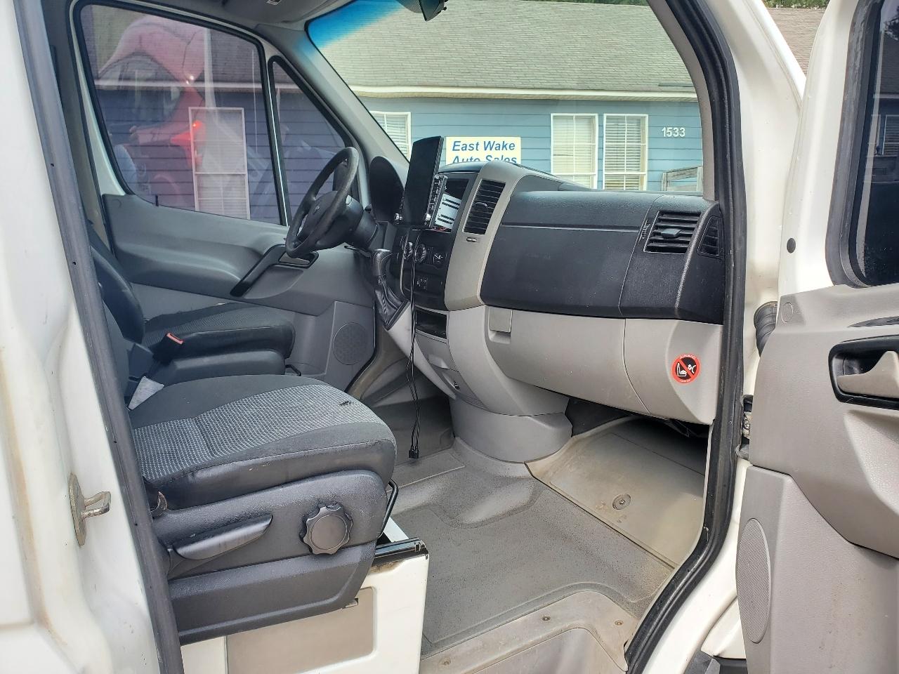 Freightliner Sprinter 2500 144-in. WB 2012
