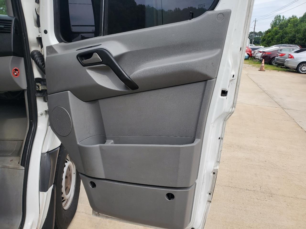Freightliner Sprinter 2500 144-in. WB 2012