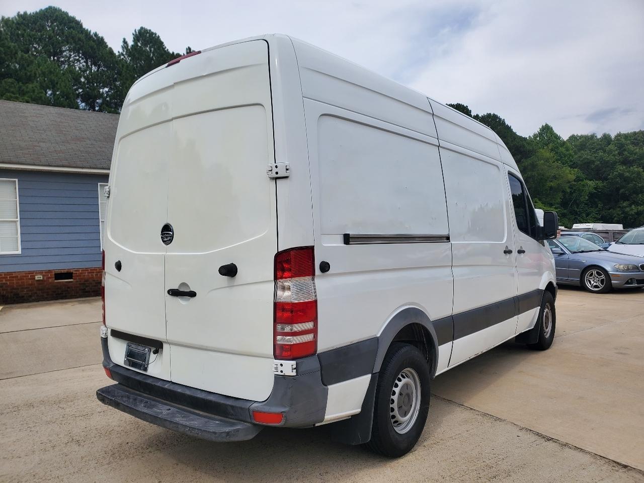 Freightliner Sprinter 2500 144-in. WB 2012