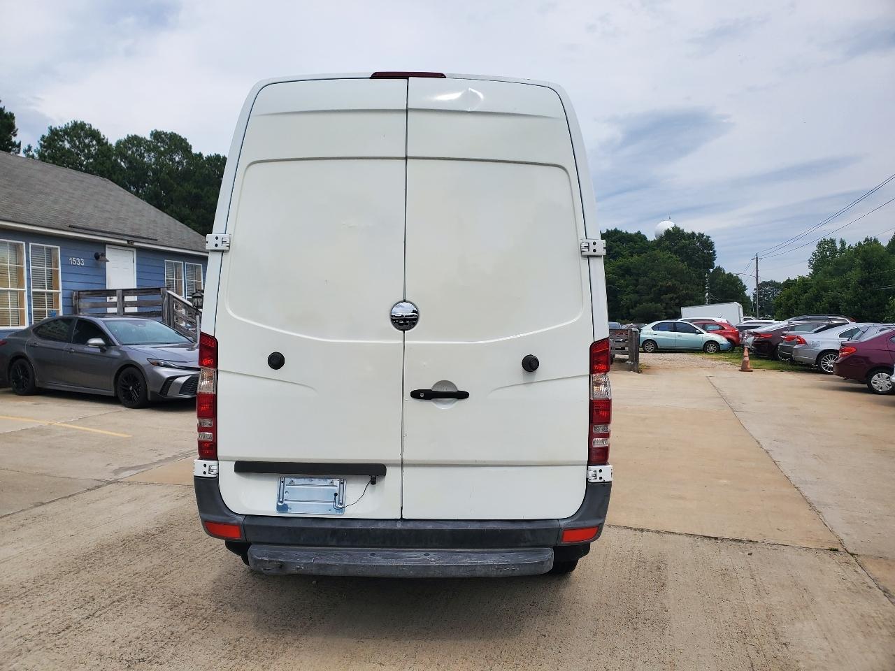 Freightliner Sprinter 2500 144-in. WB 2012