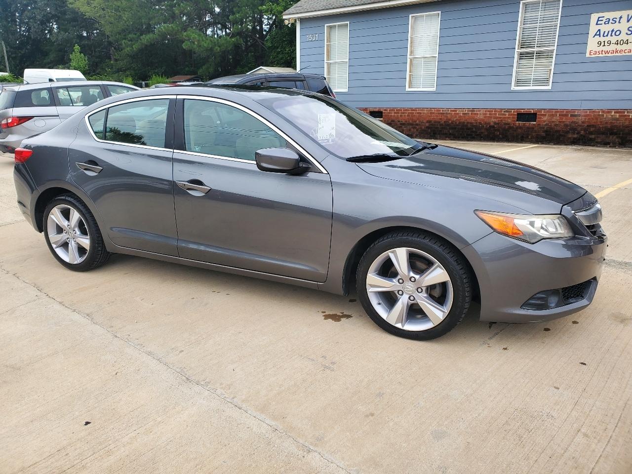 Acura ILX 5-Spd AT w/ Technology Package 2013