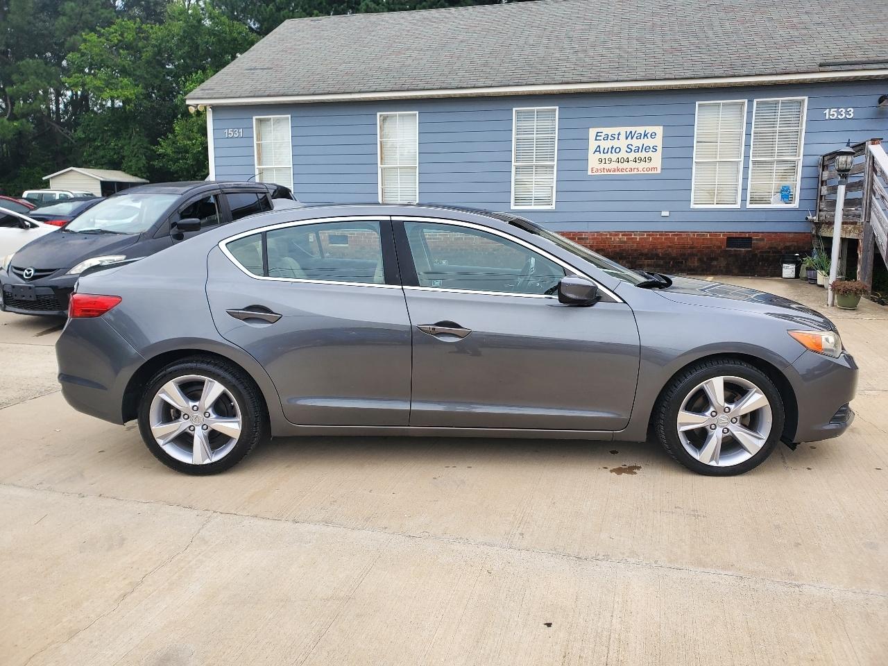 Acura ILX 5-Spd AT w/ Technology Package 2013