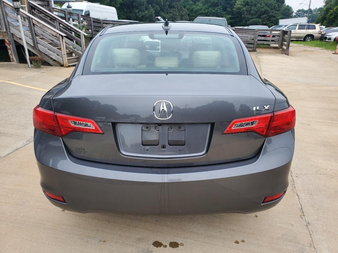Acura ILX 5-Spd AT w/ Technology Package 2013