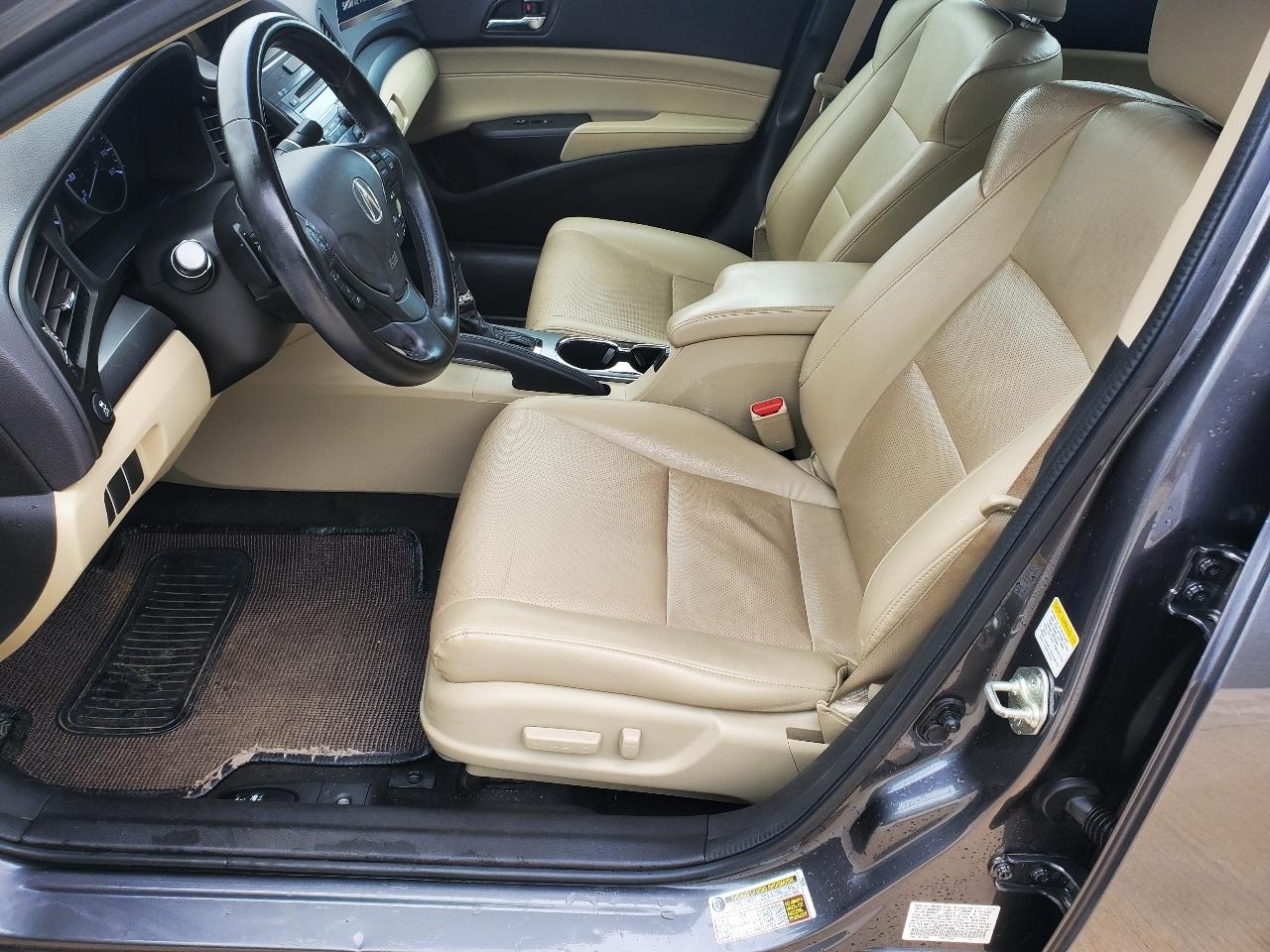 Acura ILX 5-Spd AT w/ Technology Package 2013