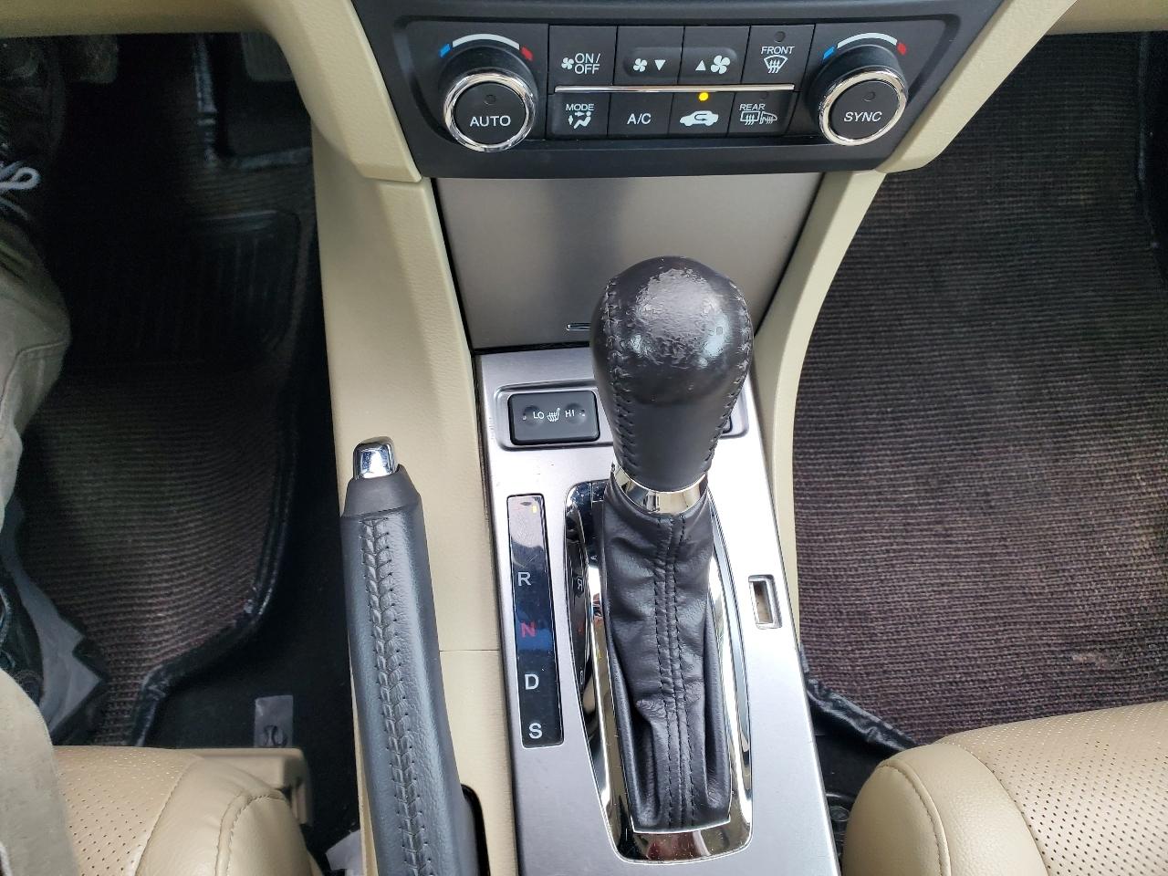 Acura ILX 5-Spd AT w/ Technology Package 2013