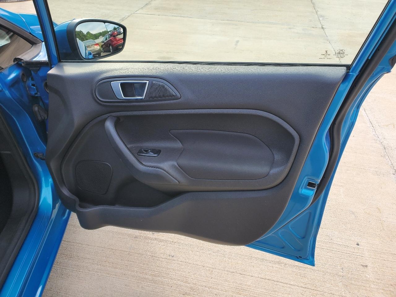 Ford Fiesta SE Sedan 2015