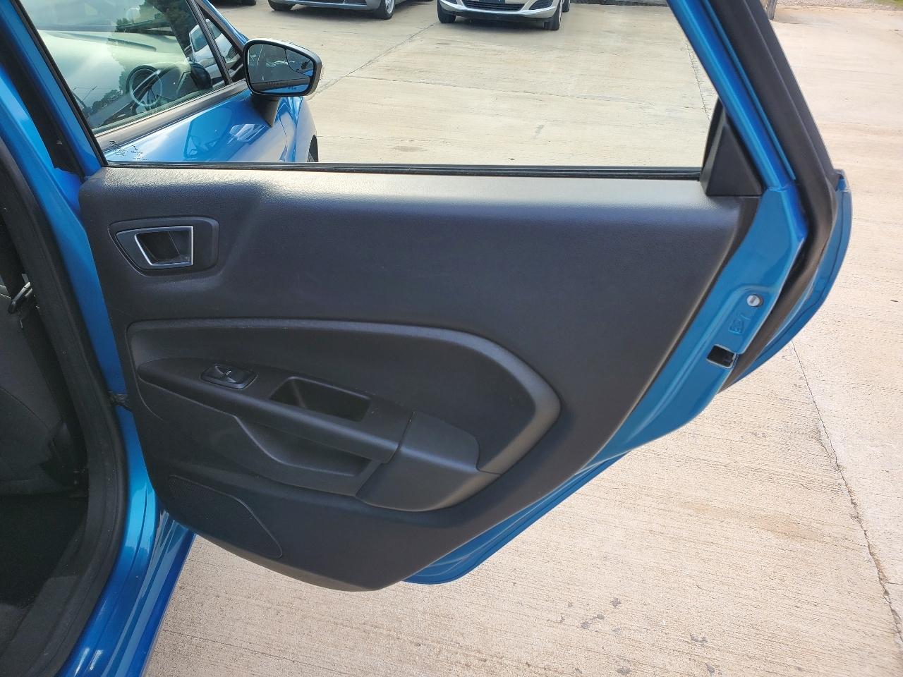 Ford Fiesta SE Sedan 2015