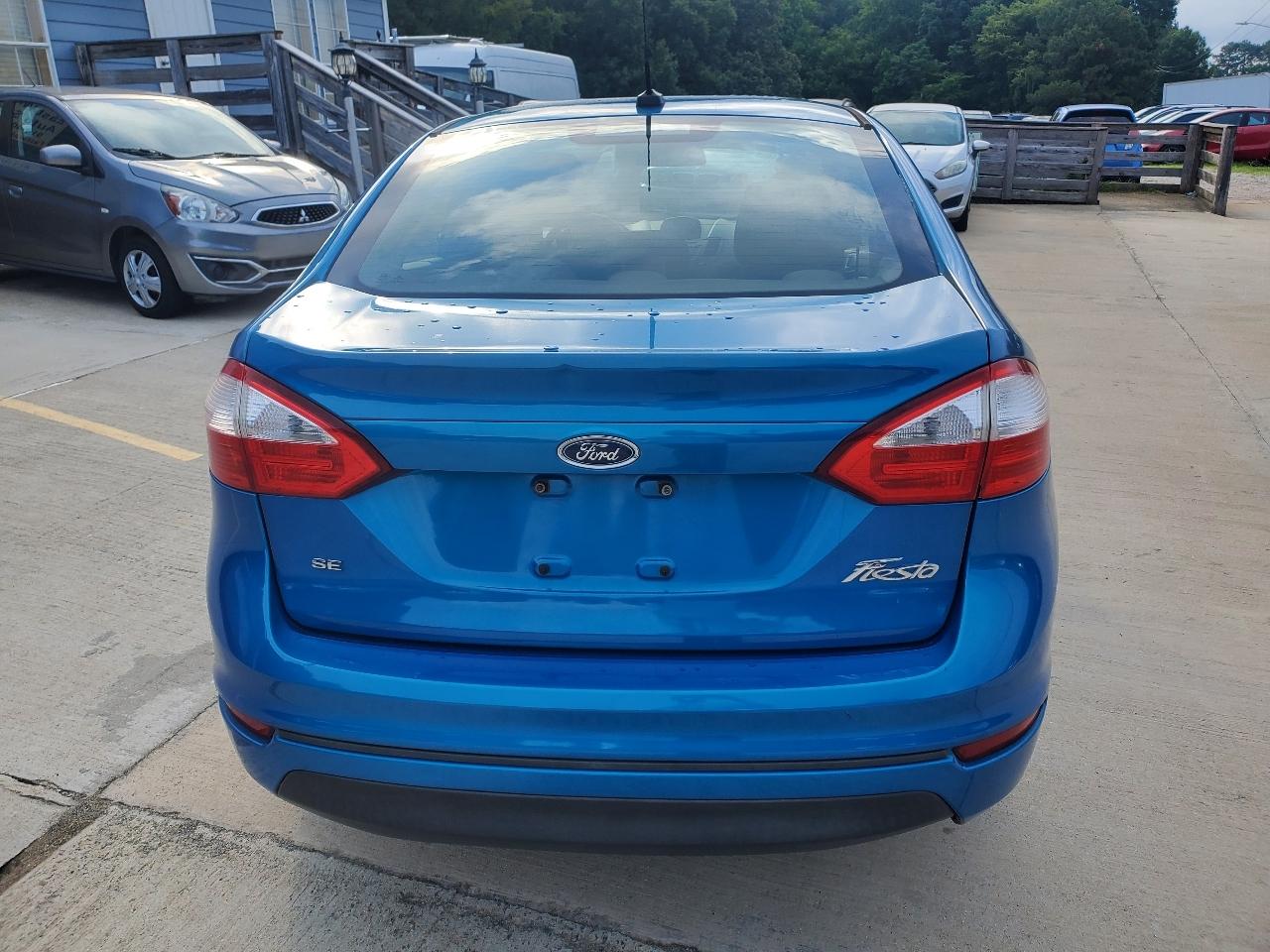 Ford Fiesta SE Sedan 2015