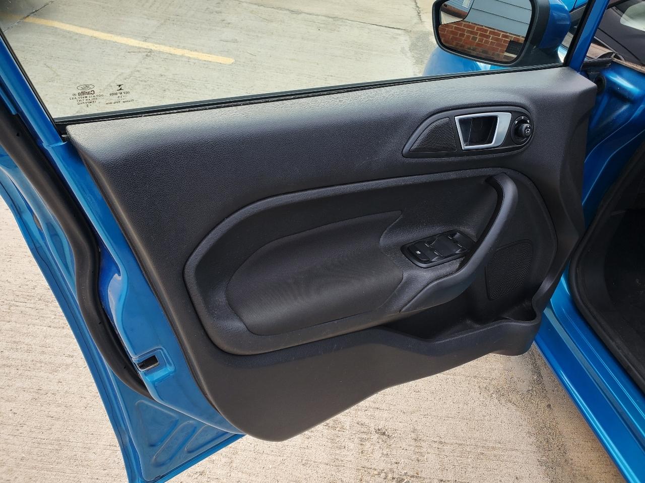 Ford Fiesta SE Sedan 2015