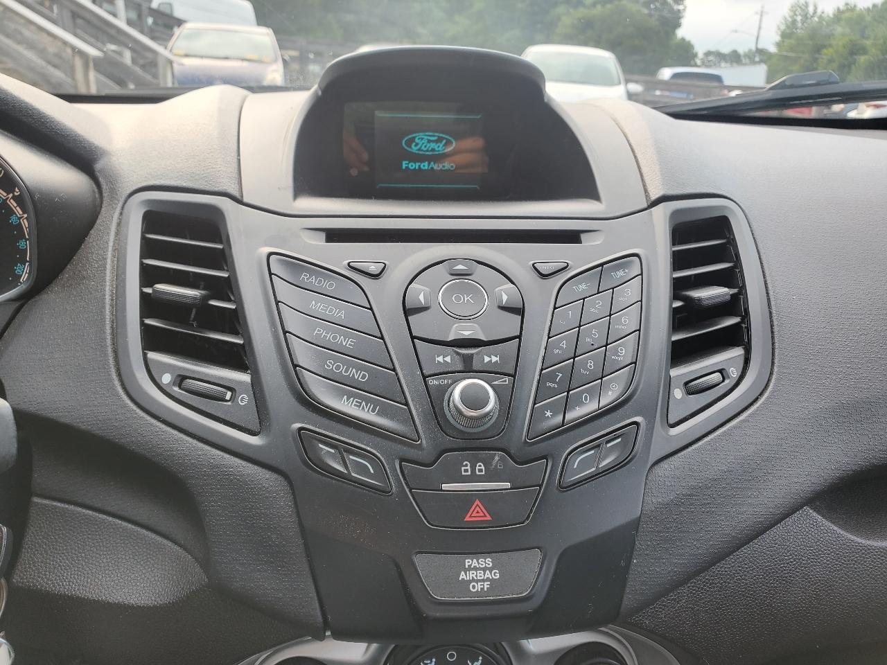 Ford Fiesta SE Sedan 2015