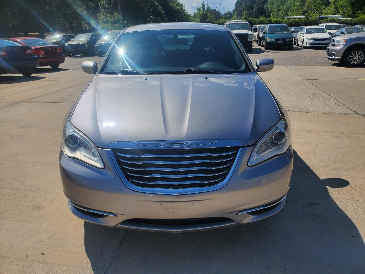 Chrysler 200 LX 2013