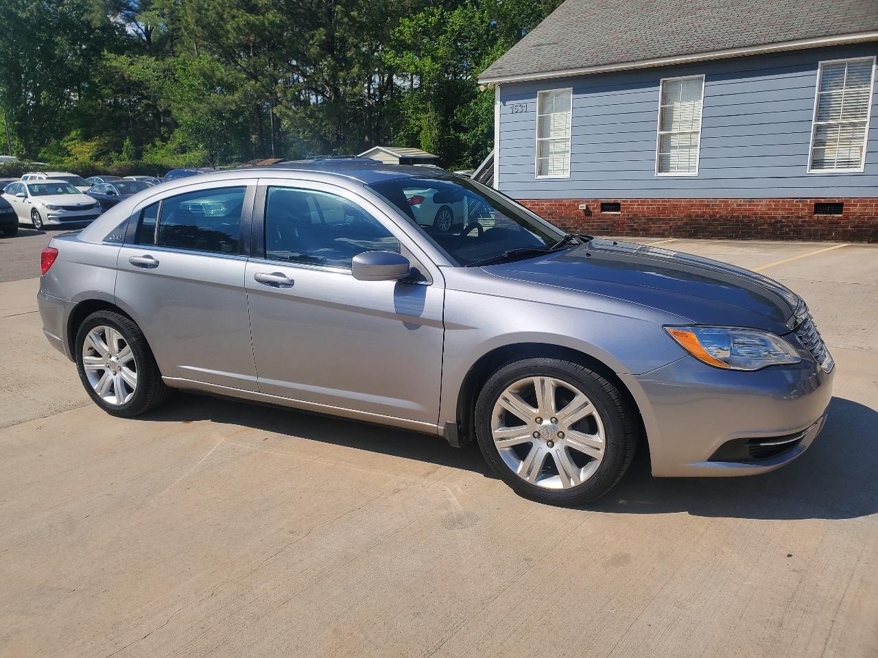 Chrysler 200 LX 2013