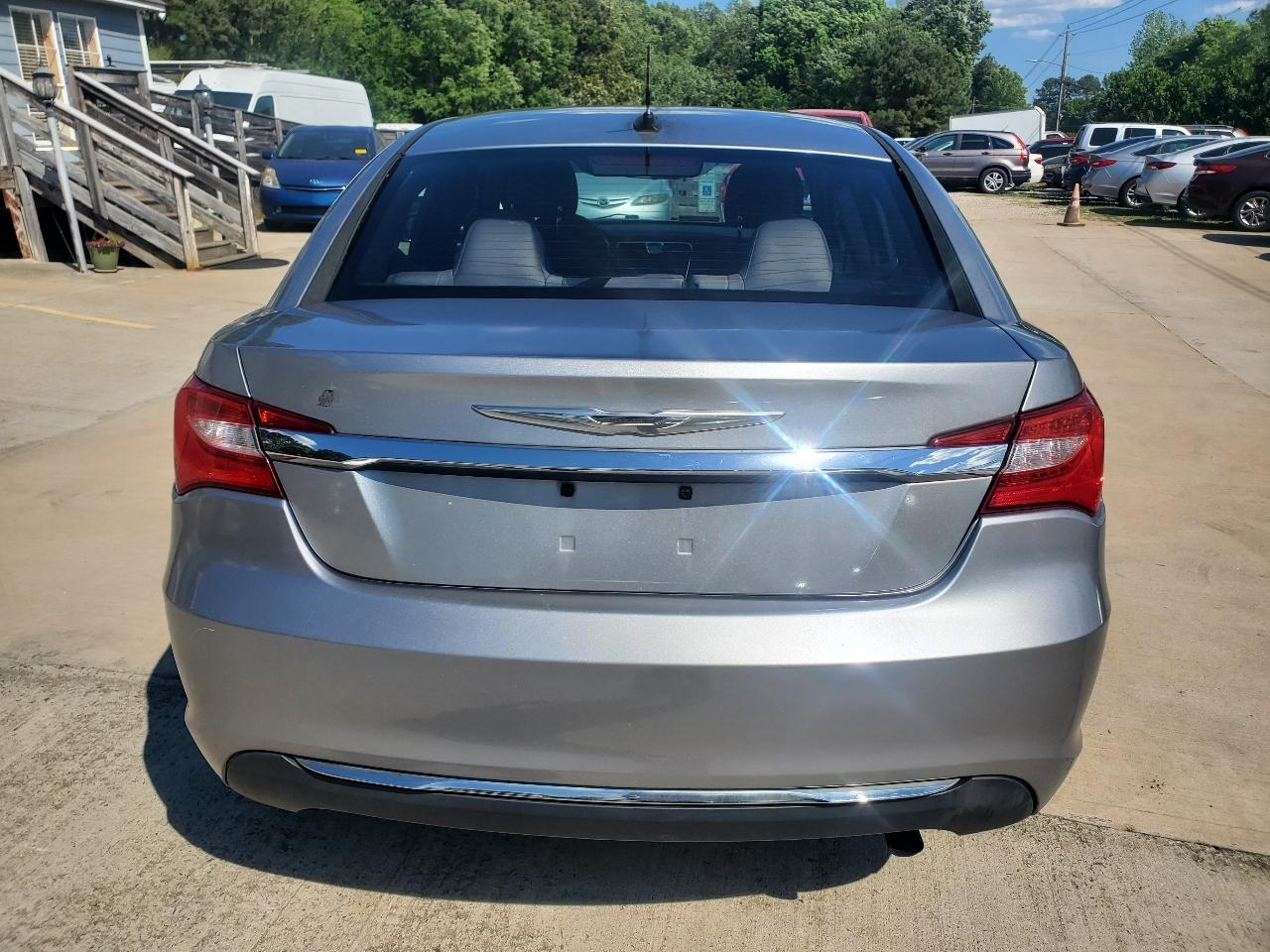 Chrysler 200 LX 2013