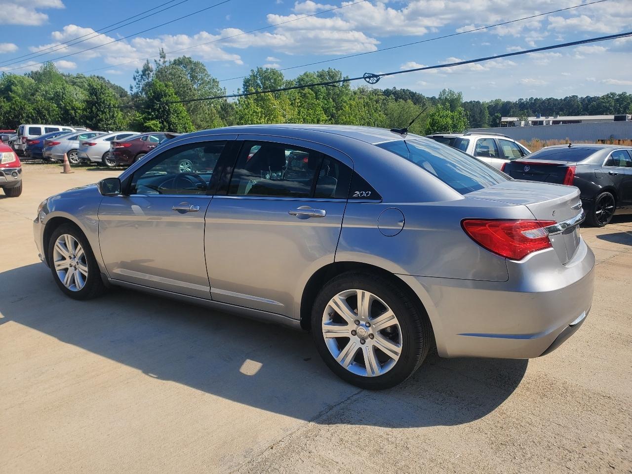 Chrysler 200 LX 2013