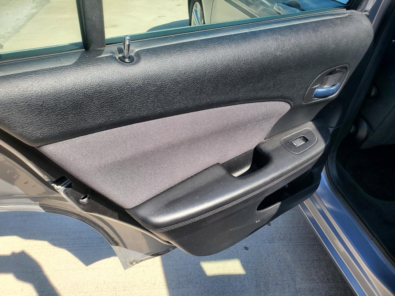 Chrysler 200 LX 2013