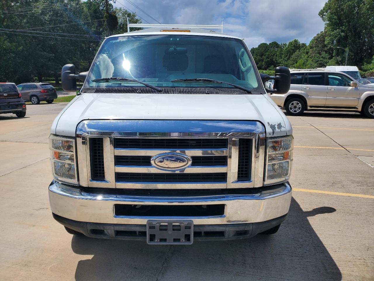 Ford Econoline E-350 Super Duty 2014