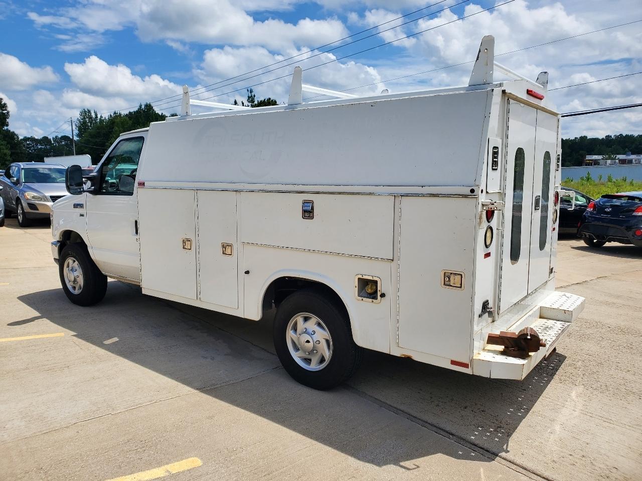 Ford Econoline E-350 Super Duty 2014