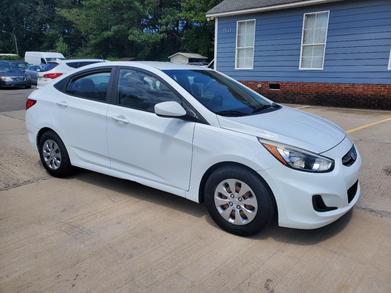Hyundai Accent SE 4-Door 6A 2016