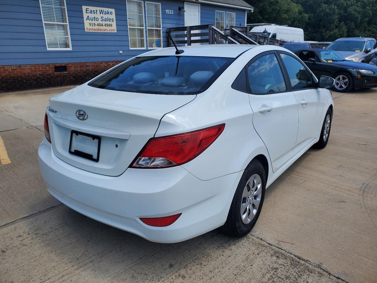 Hyundai Accent SE 4-Door 6A 2016