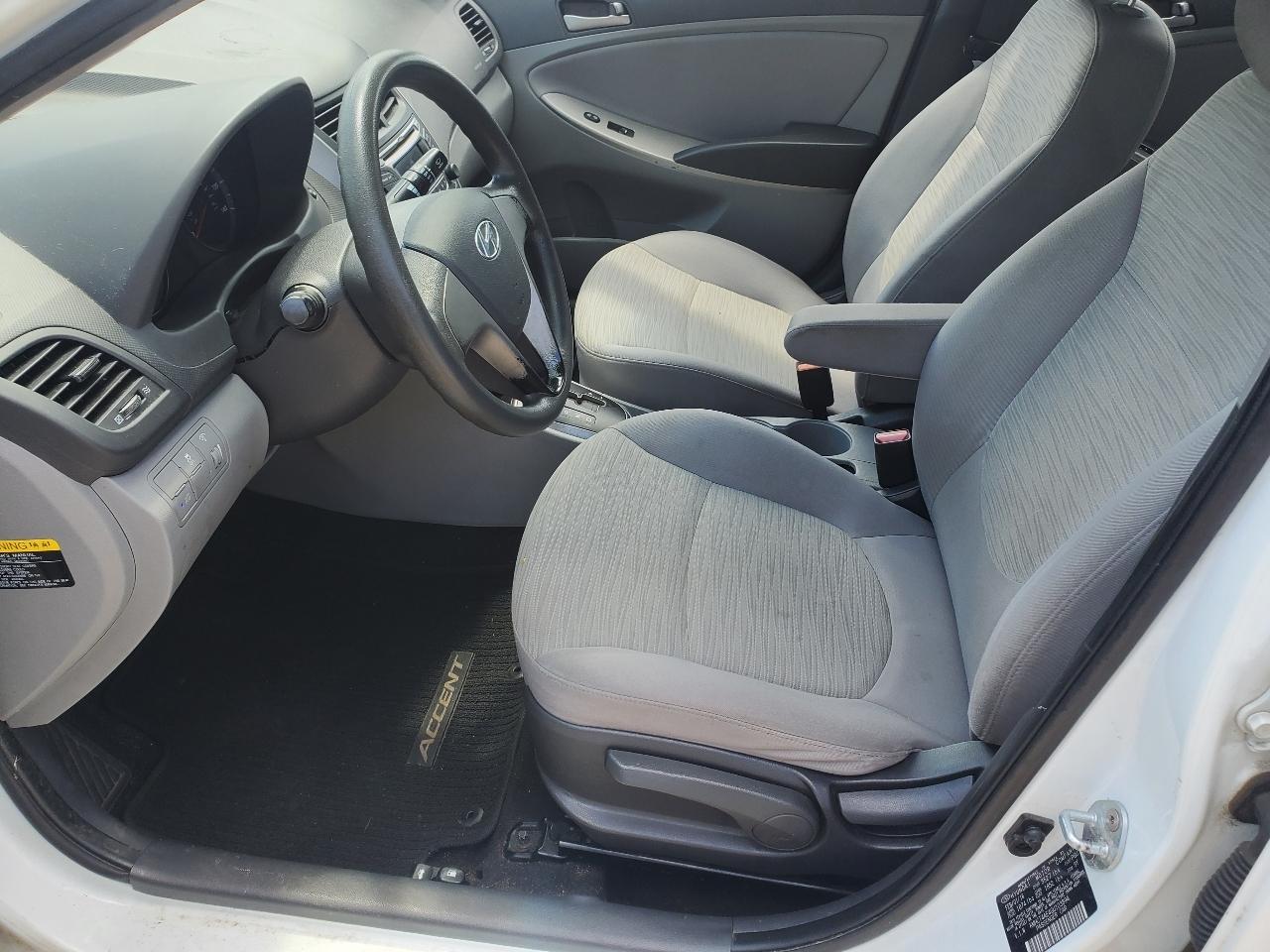 Hyundai Accent SE 4-Door 6A 2016