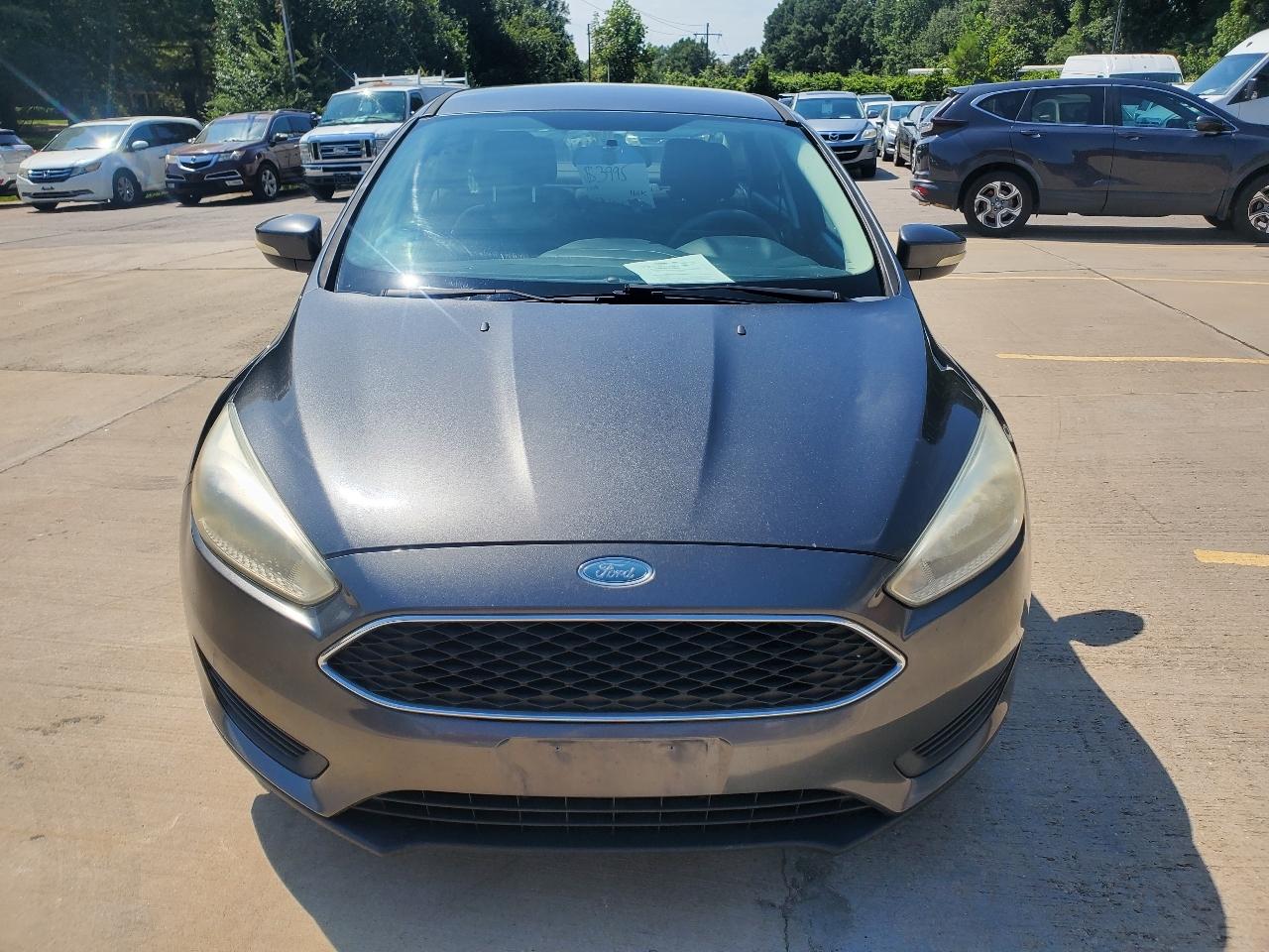 Ford Focus SE Sedan 2016